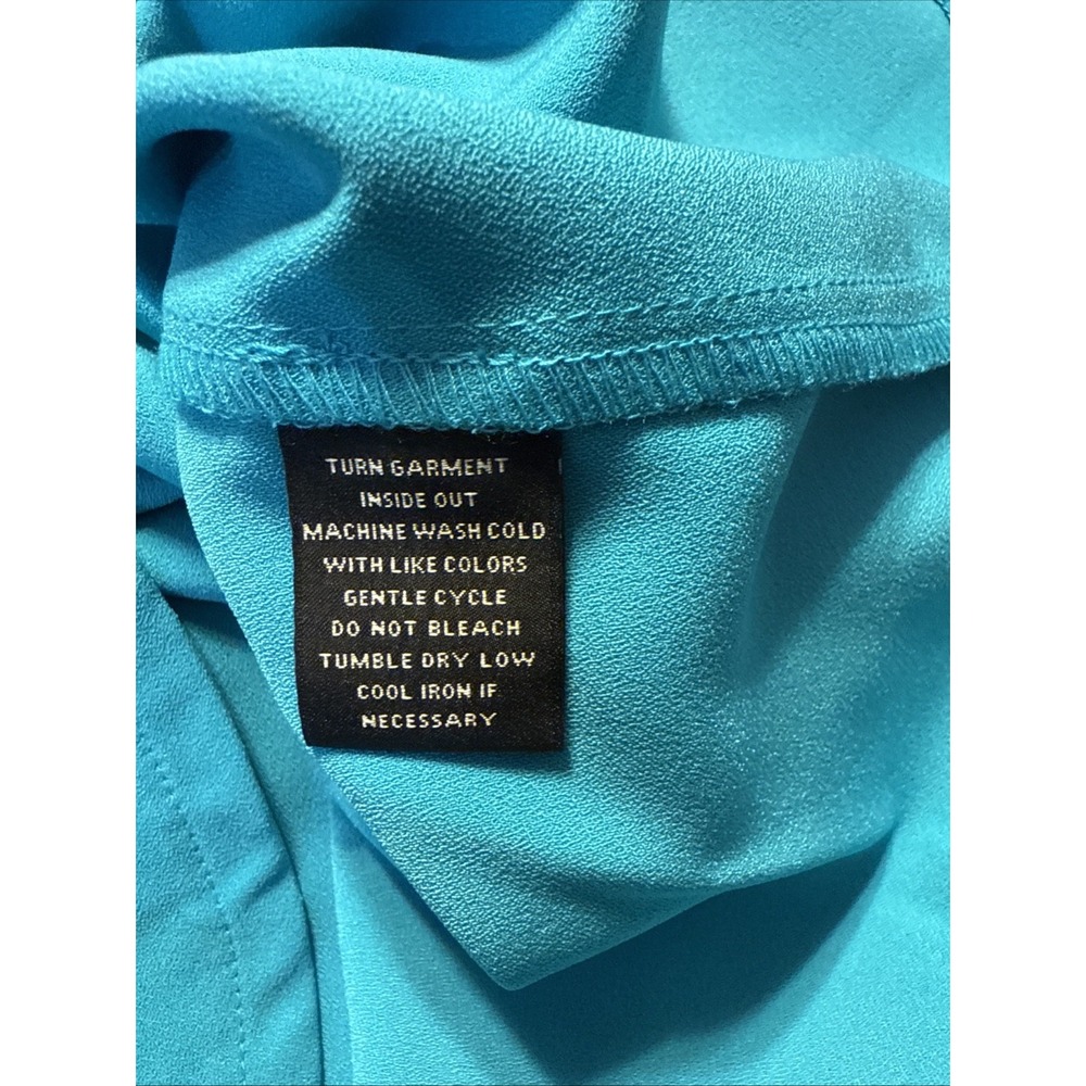 Investments Top Womens XL Turquoise Scalloped Neck And‎ Sleeves NWT - Picture 7 of 7
